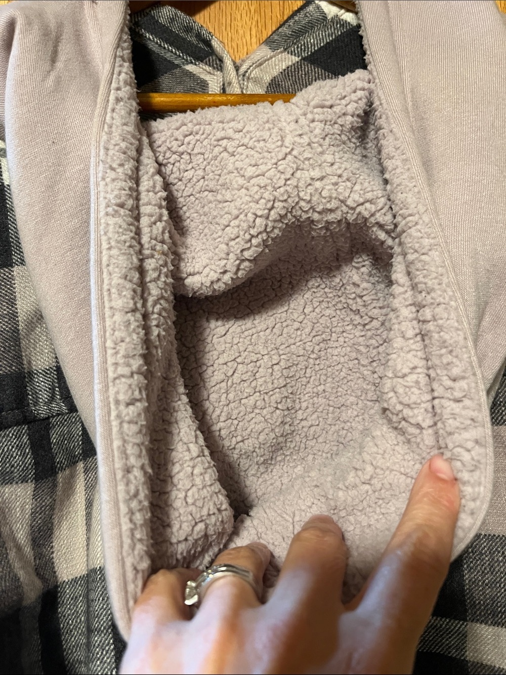 American Eagle Plaid Hooded Flannel - Picture 10 of 10